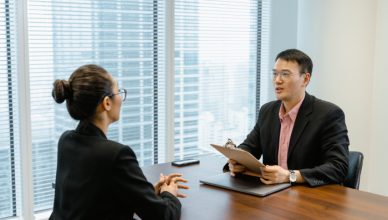 שאלות מעניינות כדי לשמור על זרימה בשיחה