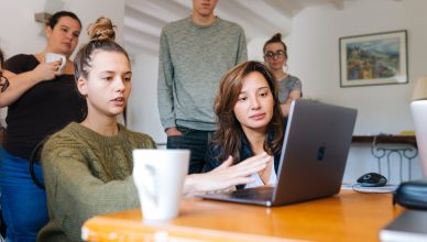 מציאת עבודה לפי שם חברה ותפקיד