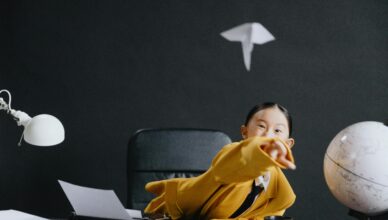 איך לעשות מטוס מנייר